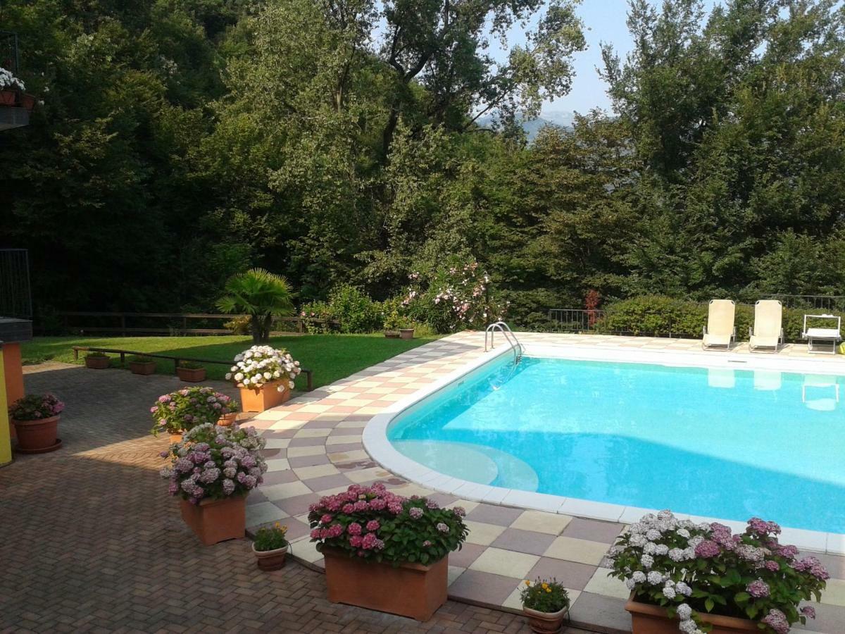 Relax Vista Lago Villanuova sul clisi Luaran gambar